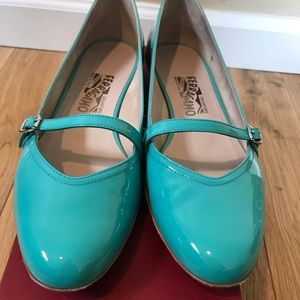 Salvatore Ferragamo turquoise flats size 10 B